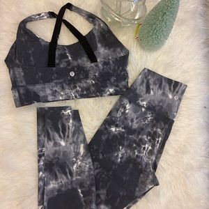 Tie die Lululemon Adjustable bra with yoga pants